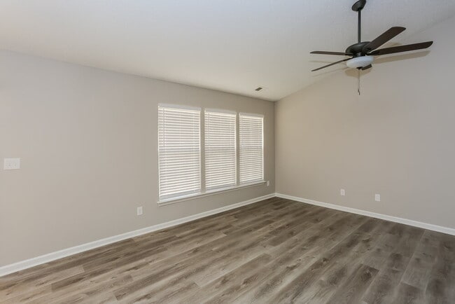 Building Photo - 2082 Chapel Creek Rd