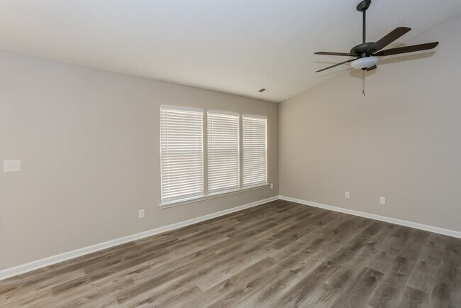 Foto del edificio - 2082 Chapel Creek Rd