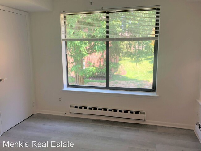 Building Photo - 2 br, 2 bath House - 15210 Elkridge Way # 2G