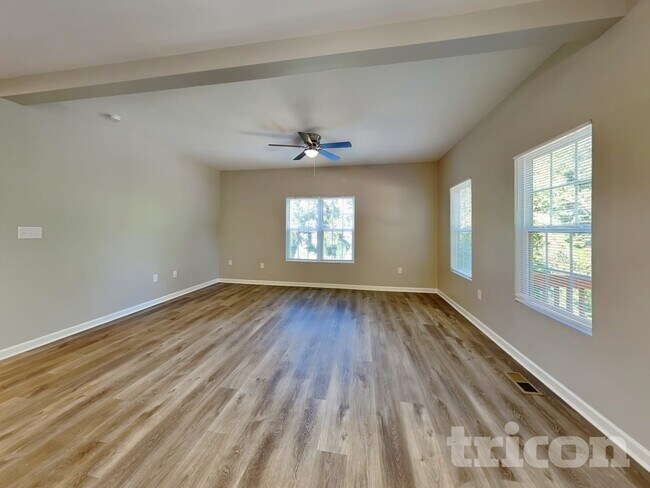 Foto del edificio - 118 Lookout Point Pl