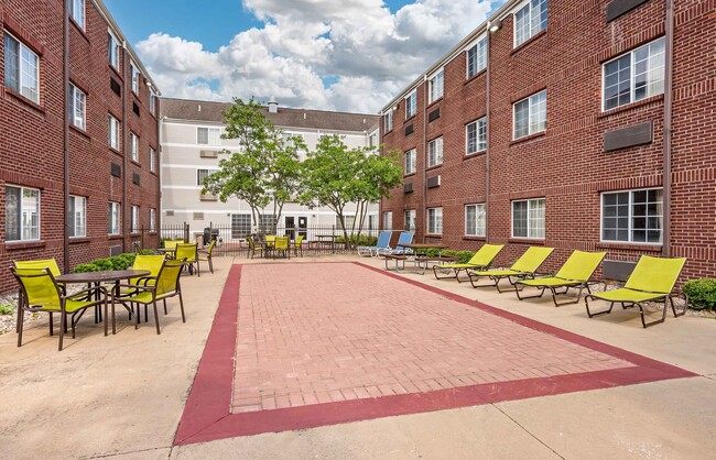 Exterior - Furnished Studio - Blue Ash