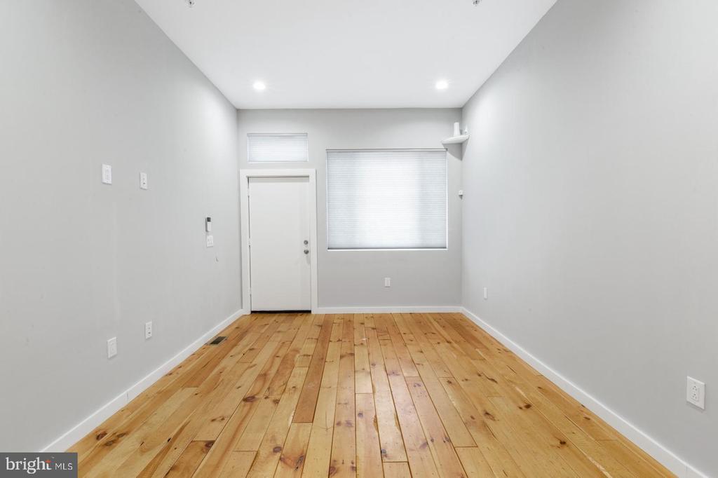 Primary Photo - 2653 Collins St