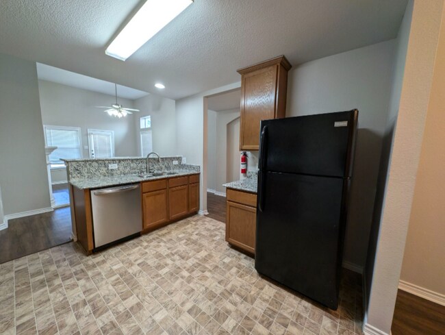 Building Photo - 8915 Wild Rose Ln