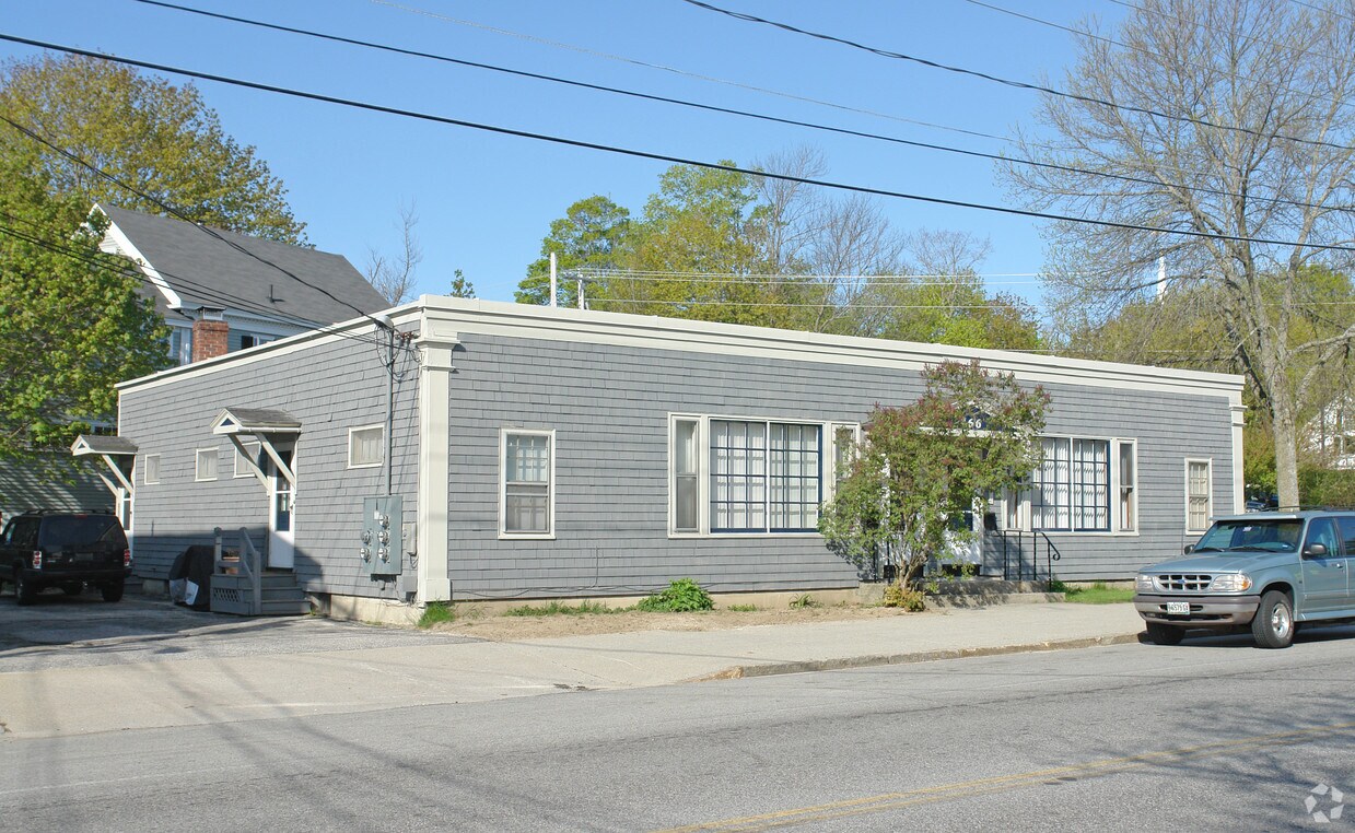 Primary Photo - 366 Main St