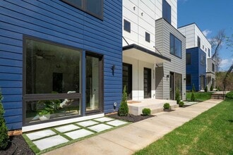 Building Photo - 987-987 5th St SW