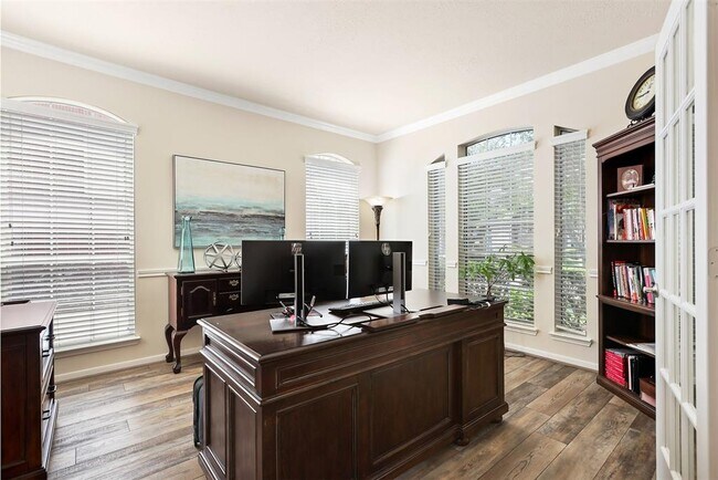 Building Photo - 2616 Bay Shore Dr