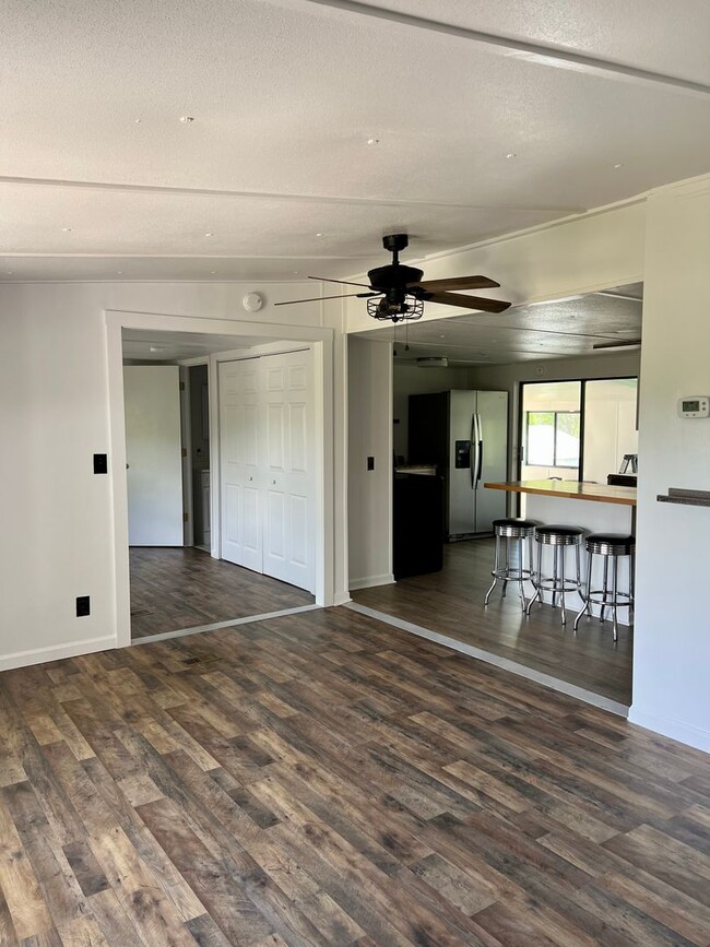 Foto del edificio - Remodeled 3 Bed 2 Bath in Weaverville!