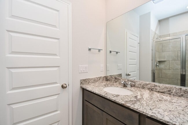 Foto del edificio - 8319 Bristlecone Pne Wy