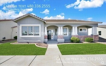Building Photo - 11423 W La Reata Ave