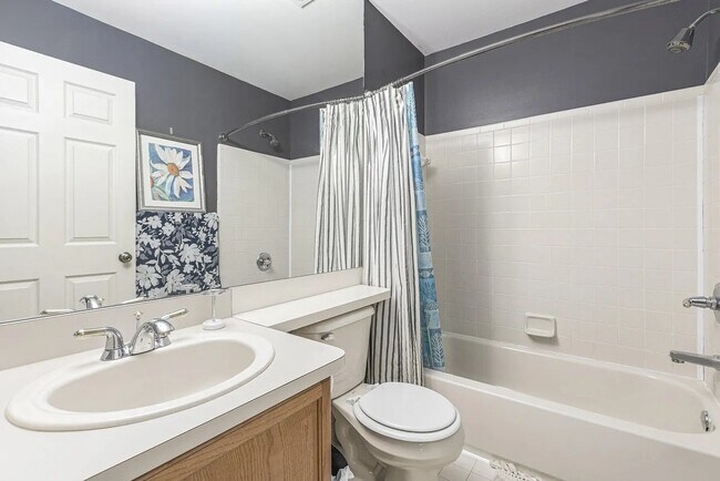 Foto del edificio - 151 Commons Cir