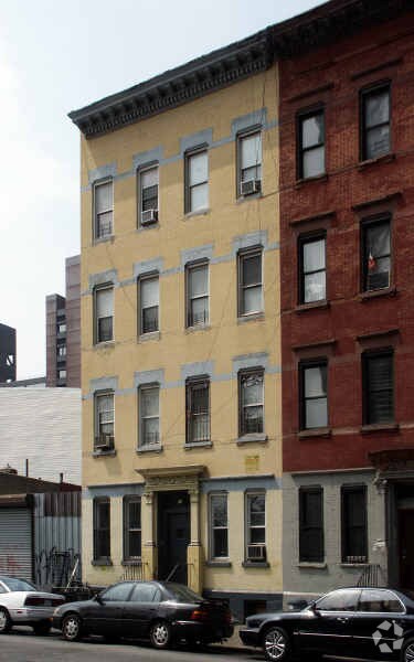 Primary Photo - 11 Humboldt St