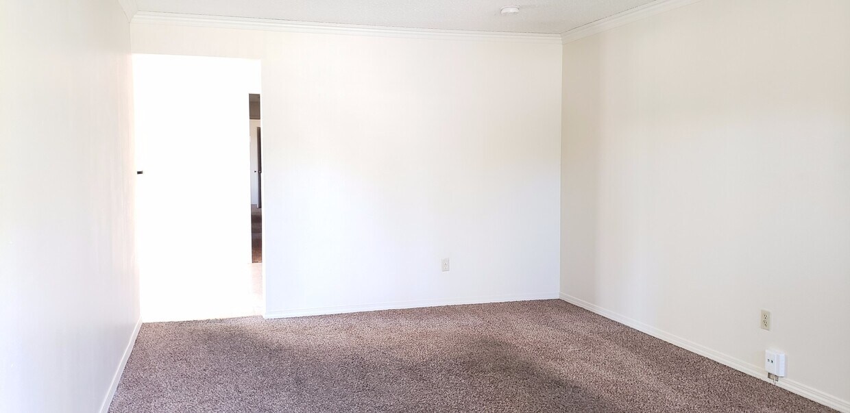Foto principal - Affordable 3 Bedroom Duplex in Sparks!