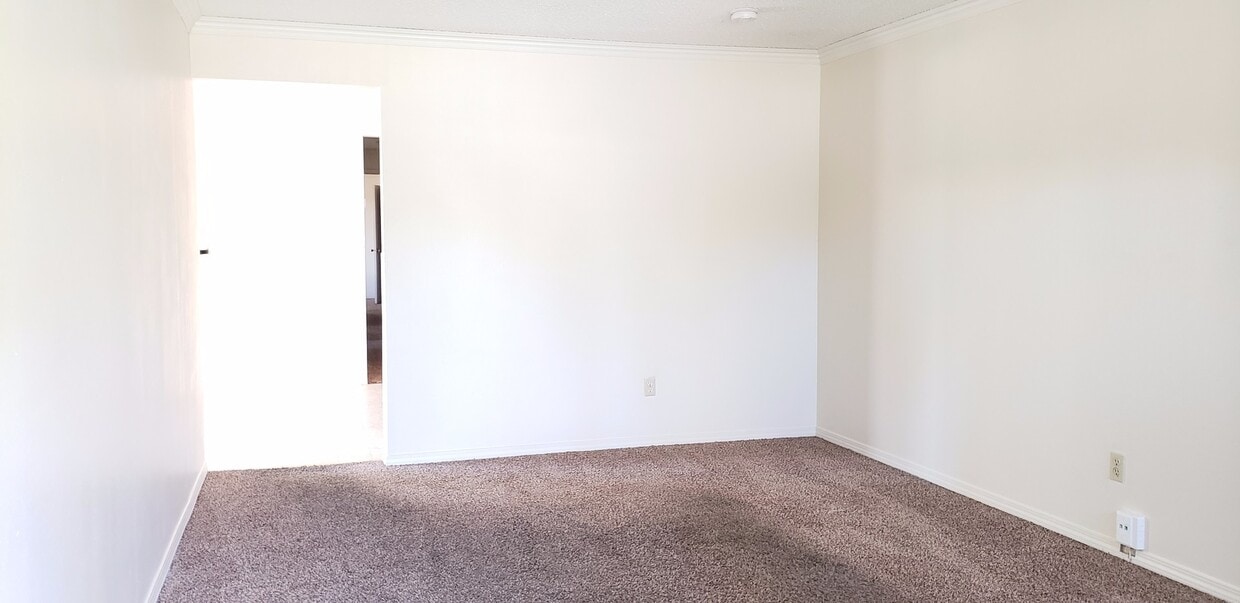 Primary Photo - Affordable 3 Bedroom Duplex in Sparks!
