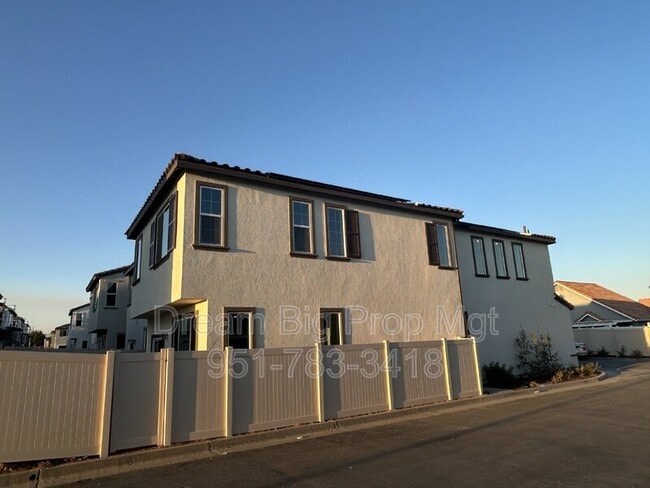 Building Photo - 16101 Botanical St