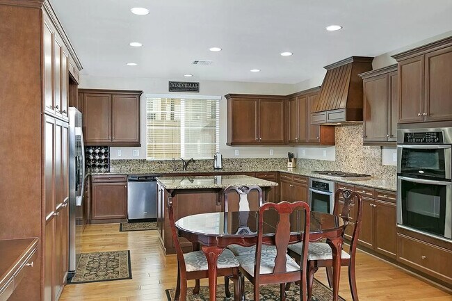 Foto del edificio - 15881 Paseo Del Sur