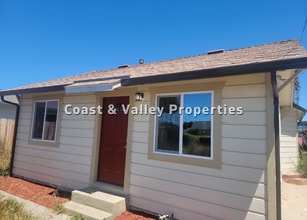 Building Photo - 49 Villa St