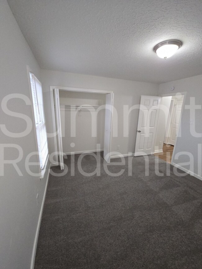 Foto del edificio - 1345 Sandy Stone Ln