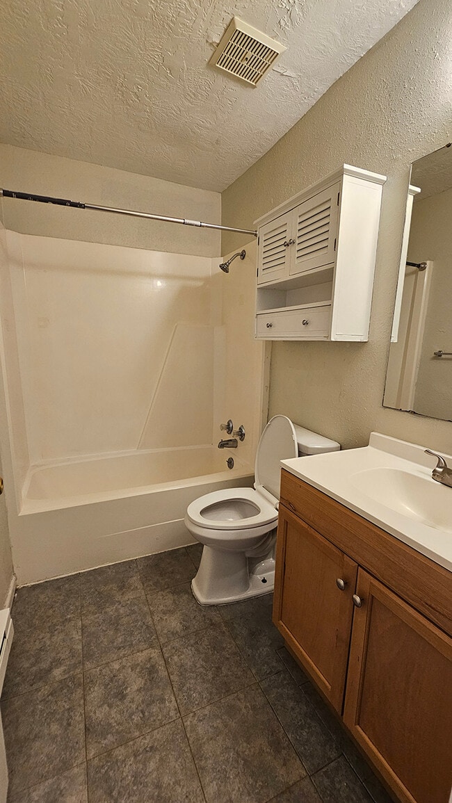 Building Photo - Chambers