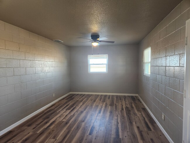 Building Photo - 4794 Chippewa Trail