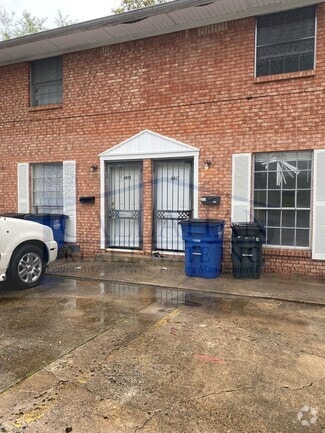 Building Photo - 4817 Hickory Ave