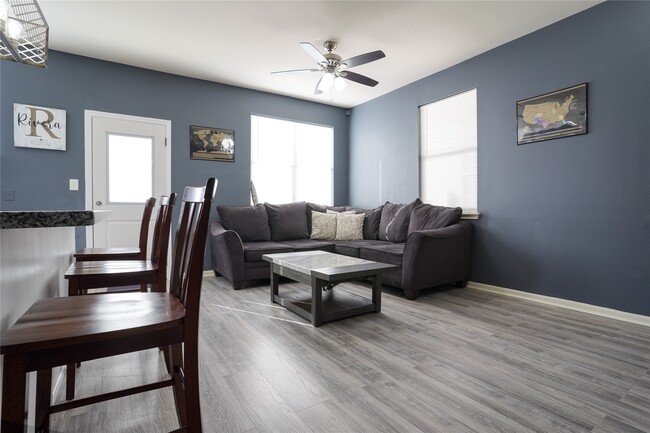 Building Photo - 6419 Waldron Dr