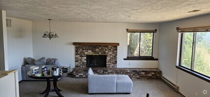 Building Photo - 7724 N Panorama Dr