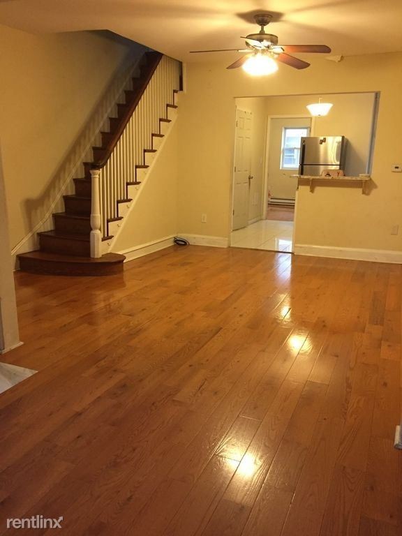 Building Photo - 4 br, 2 bath Townhome - 4113 stirling st