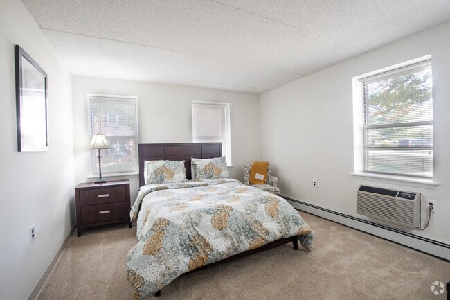 1 BR, 1BA- - Dominican Village "Hidden Gem"