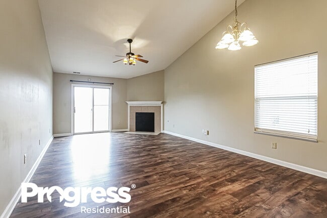 Foto del edificio - 5384 Lakeside Manor Dr