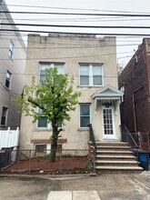 Building Photo - 66 Cottage St