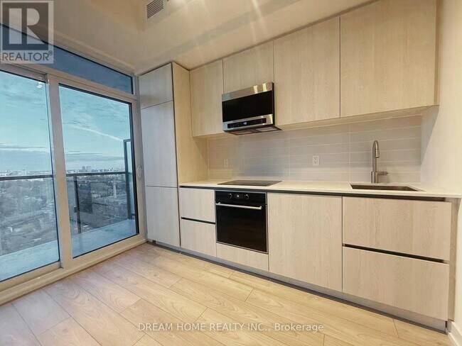 Photo du bâtiment - 120 Broadway Ave