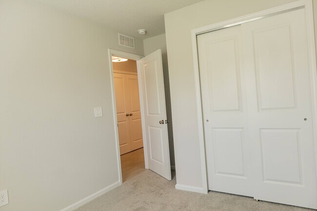 Foto del edificio - 5132 Sawmill Pt Wy