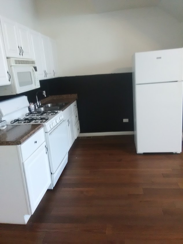 Foto del edificio - 2820 W Diversey Ave