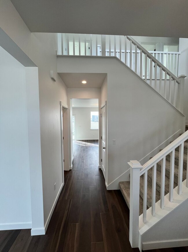 Building Photo - Brand New 3 bed 2.5 bath with flex room No...