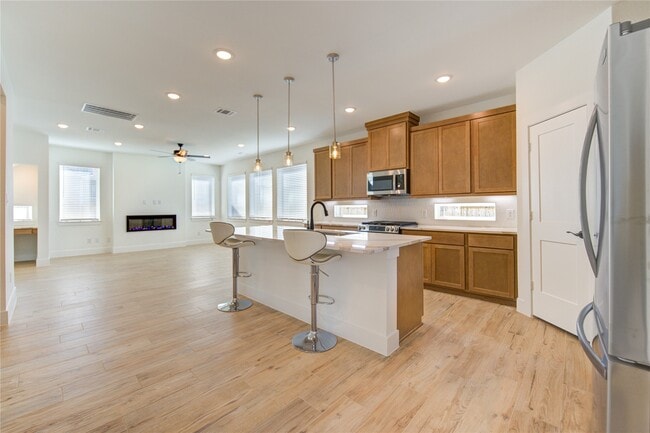 Building Photo - 1419 Shaded Rock Dr