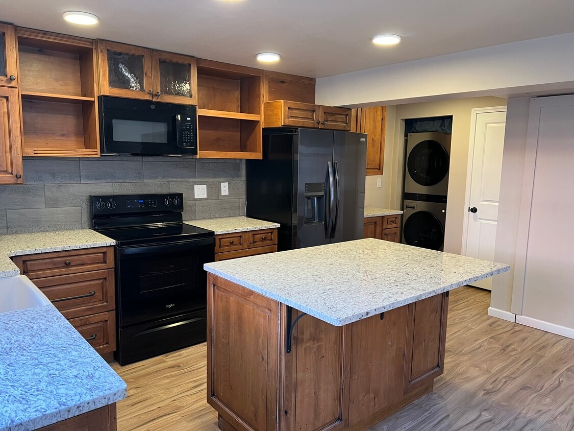 Foto del edificio - 1111 Pitkin Ave