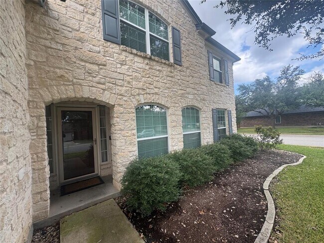 Building Photo - 3816 Eagles Nest St