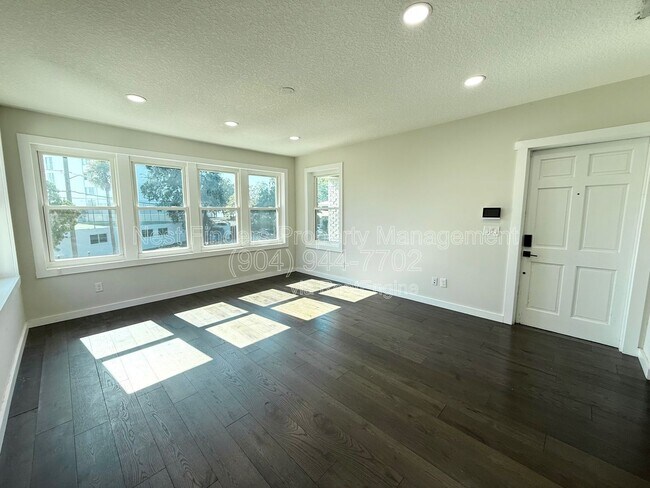 Foto del edificio - 1733 Memorial Park Terrace