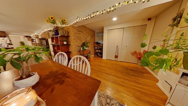 Photo - 831 W Wrightwood Ave Apartment
