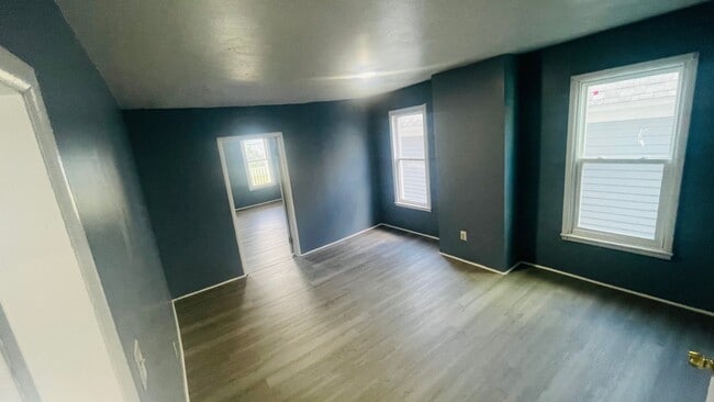 Building Photo - 1415 Seymour Ave