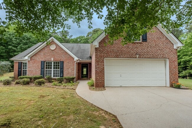 Beautiful 4 Bedroom Home on Large Private Lot in Hoschton - Beautiful 4 Bedroom Home on Large Private Lot in Hoschton