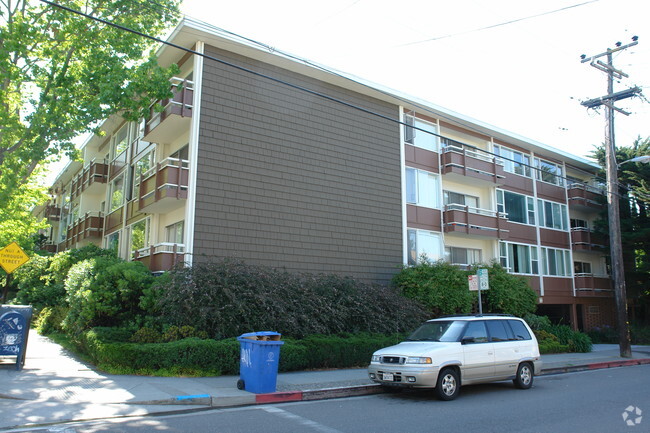 Building Photo - The Mark Twain Condominiums