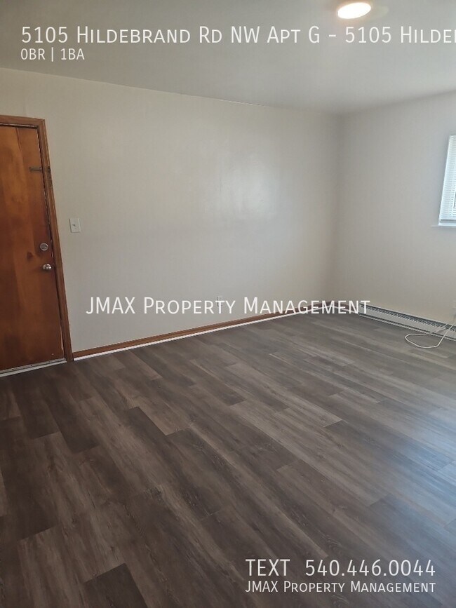 Foto del edificio - 5105 Hildebrand Rd NW