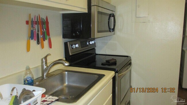 Building Photo - 201 Pensacola Beach Rd