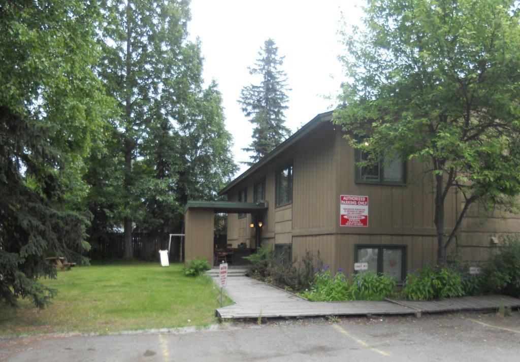 Front View - 237 Grand Larry St