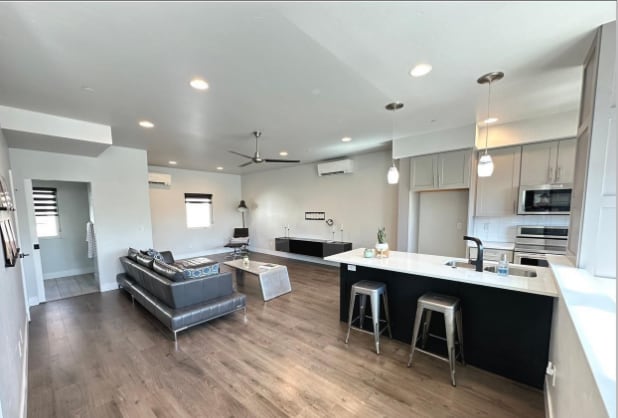 Foto del edificio - 1514 W River St