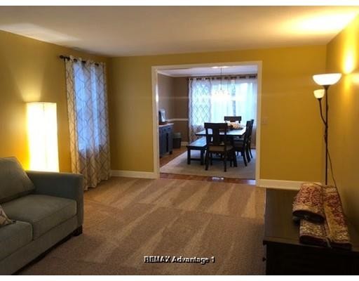 Foto del edificio - 22 Flintlock Dr