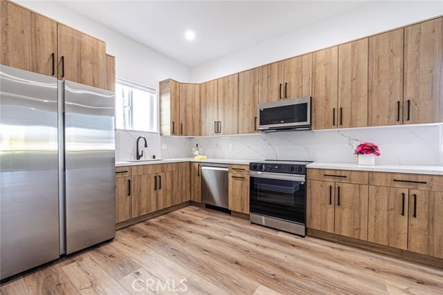 Foto del edificio - 4445 Auckland Ave