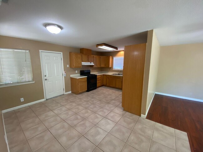 Foto del edificio - Orangevale - Super Single Story 3/2 on Gre...
