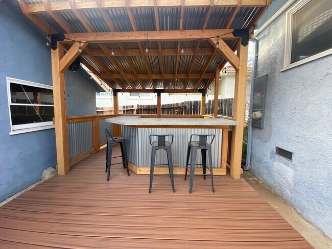 Building Photo - 355 Beaumont Dr